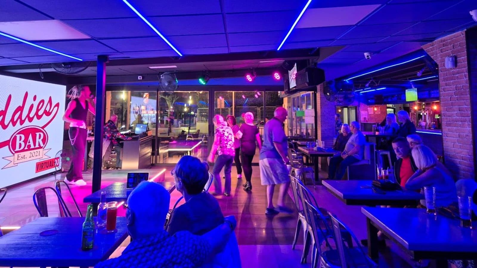 Buddies Bar