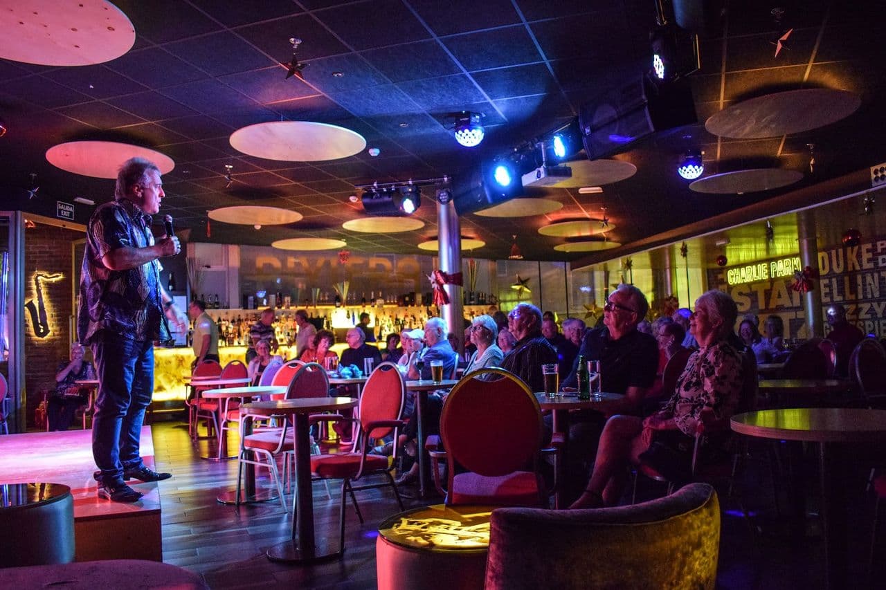 Riviera Music Lounge